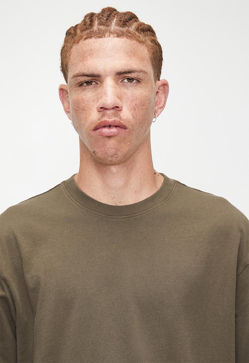 Levi’s® - Cropped Short sleeve Tee - Garment Dye Khaki Green