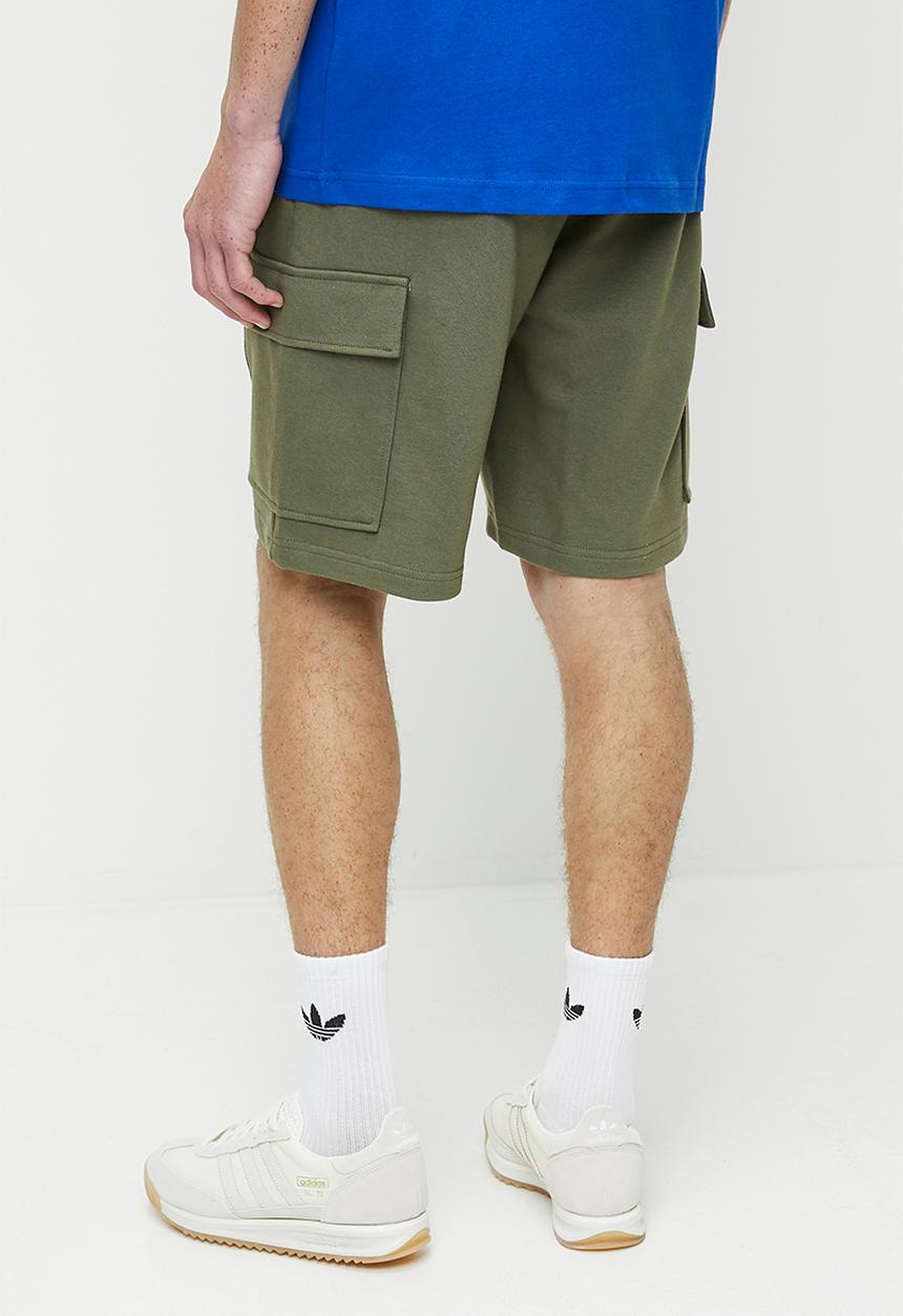 adidas Performance - Feelcozy Cargo Shorts  - Oli Green