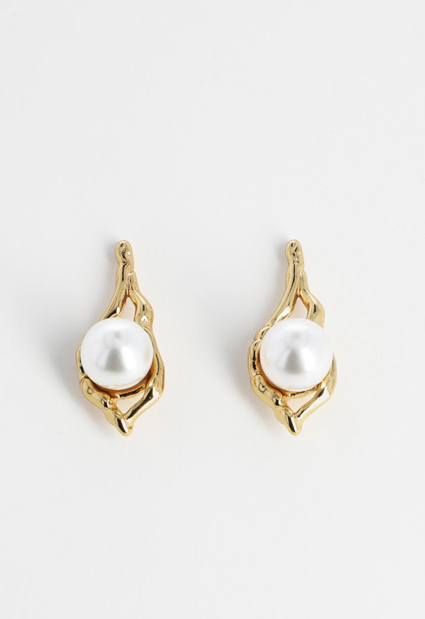 Zoe on Trend - Organic pearl earrings - gold