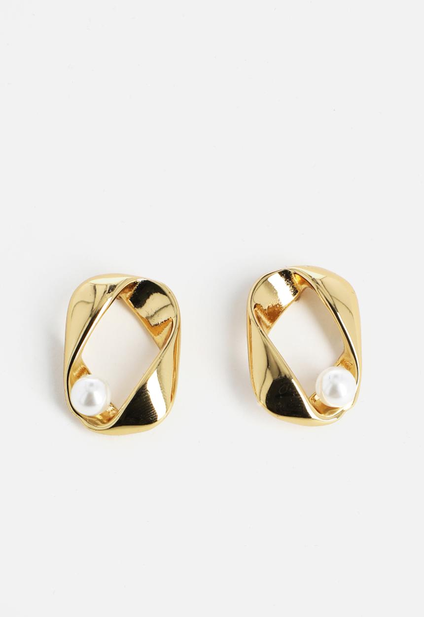 Zoe on Trend - Stylish pearl earrings - gold