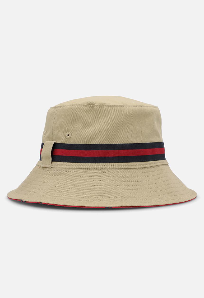 POLO - Monogram Reversible Bucket Hat - Stone/Red