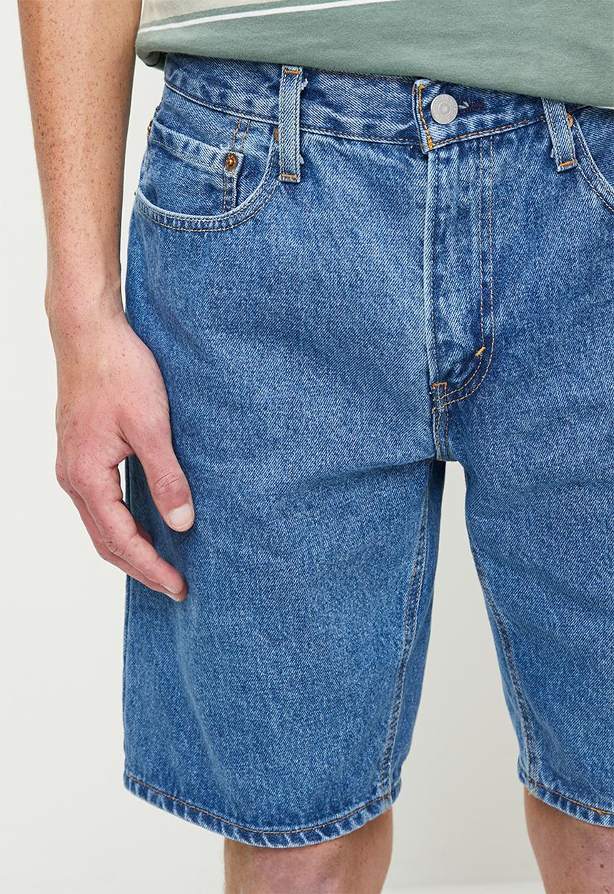 Levi’s® - 405 Standard Short - Medium Score Short