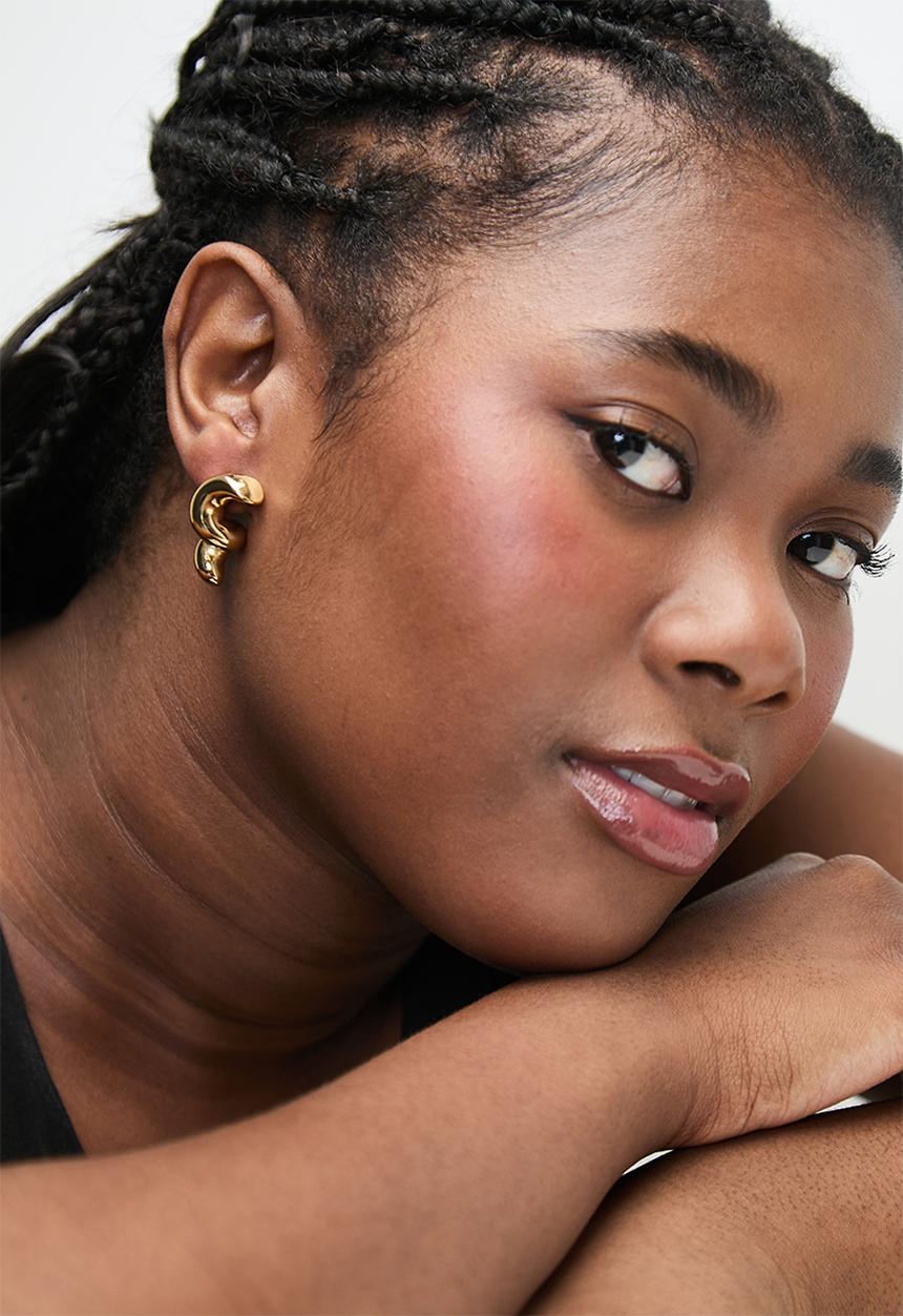 Zoe on Trend - Organic design trend earrings - gold