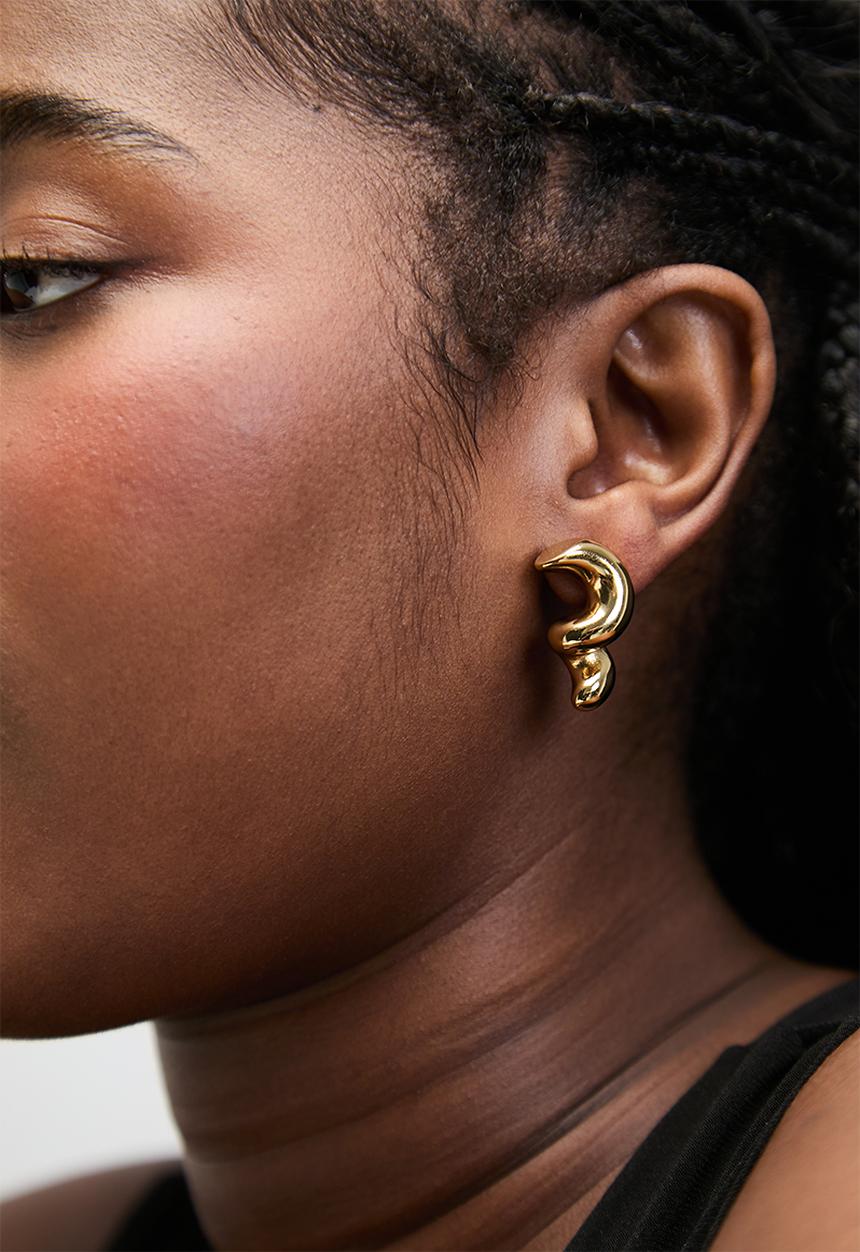 Zoe on Trend - Organic design trend earrings - gold