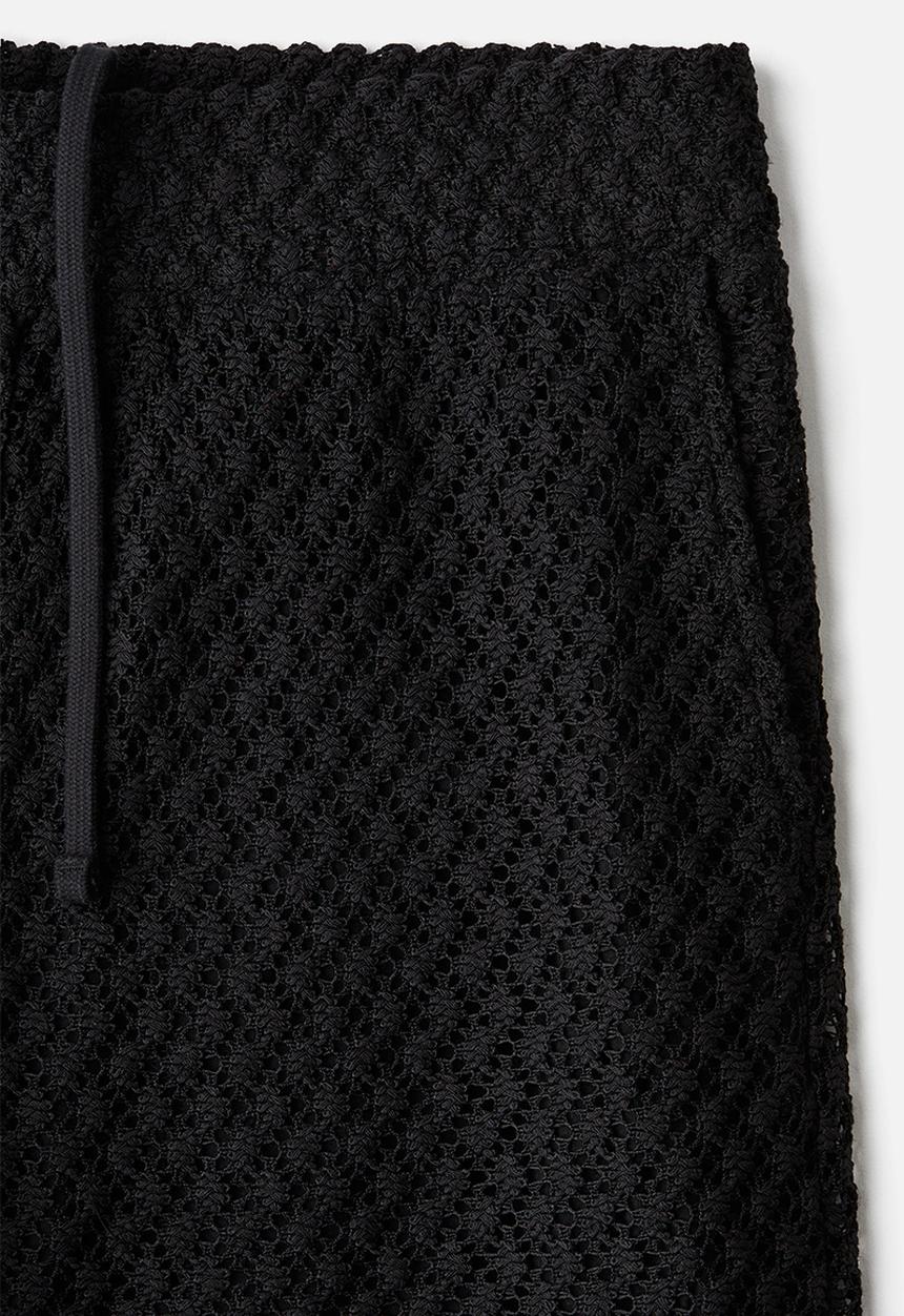 H&M - Relaxed fit crochet-look shorts - black