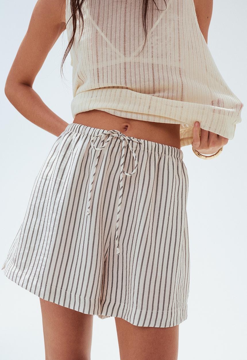 H&M - Drawstring shorts - cream striped