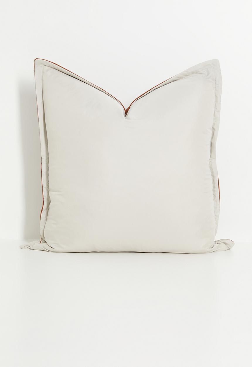 Grey Gardens - Vevo Cushion Cover - Deep Red
