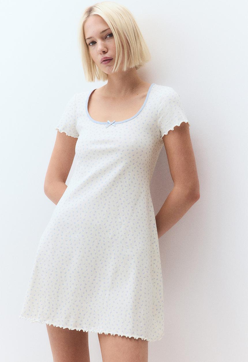 H&M - Overlock-detail flared-skirt dress - white floral 