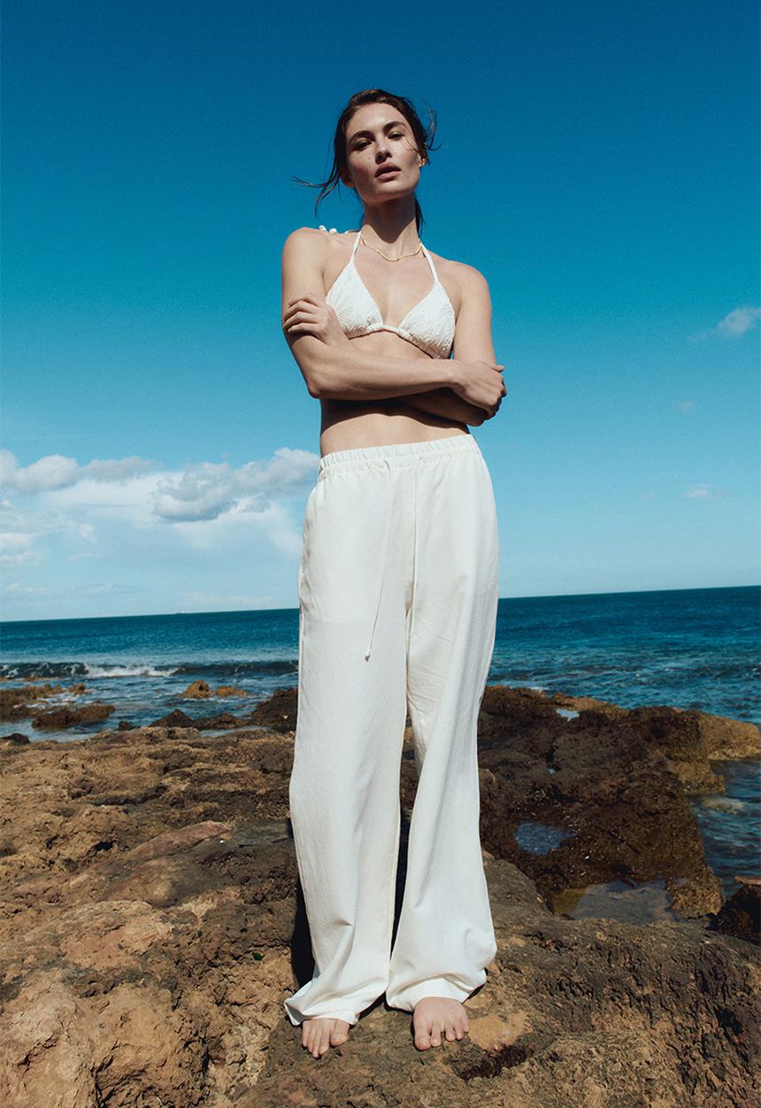 H&M - Padded triangle bikini top - white