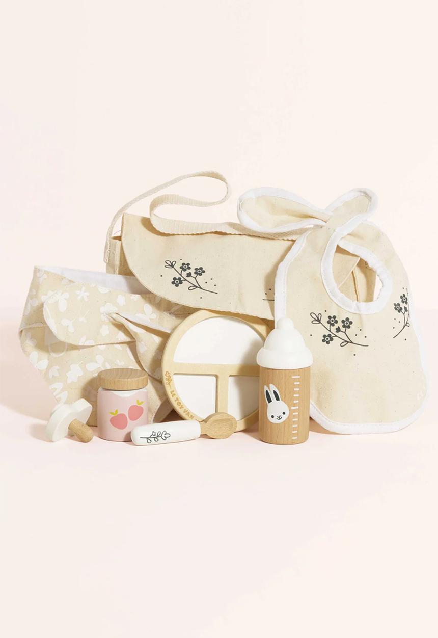 Le Toy Van - 8pcs Nursing Kit and Bag - multi