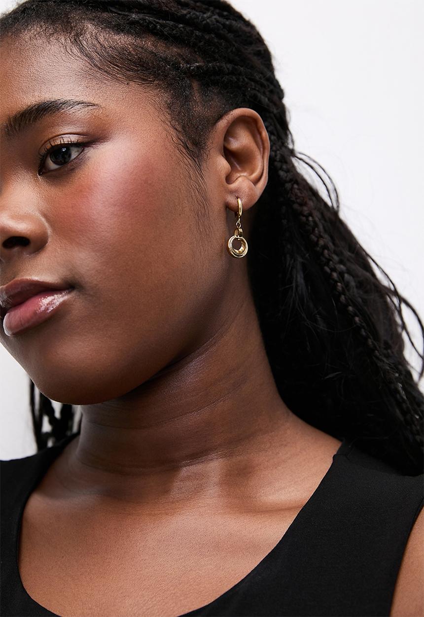 Zoe on Trend - Modern hoop and drop earrings - gold