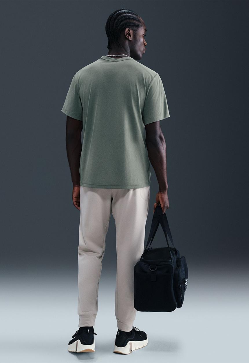 Nike - Hyverse Dri-FIT UV Short-sleeve Versatile Top - Clay Green/Clay Green