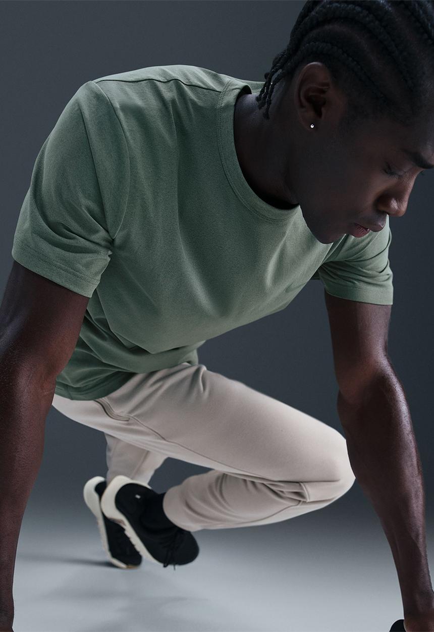 Nike - Hyverse Dri-FIT UV Short-sleeve Versatile Top - Clay Green/Clay Green