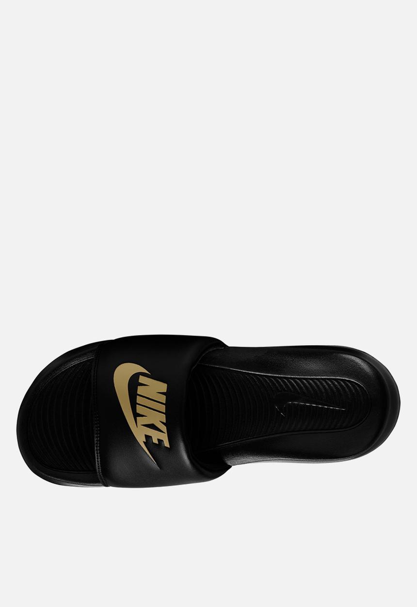 Nike - Nike Victori One - BLACK/METALLIC GOLD-BLACK