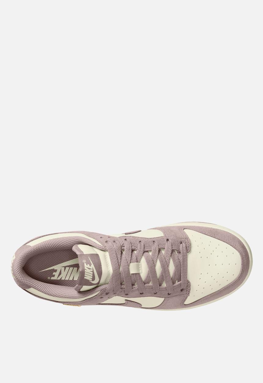Nike - WMNS DUNK LOW