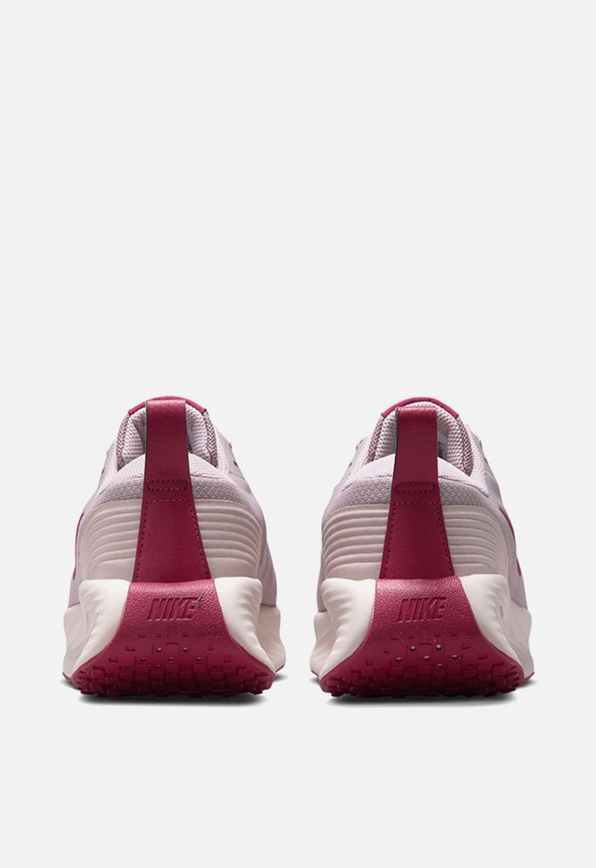 Nike - Promina