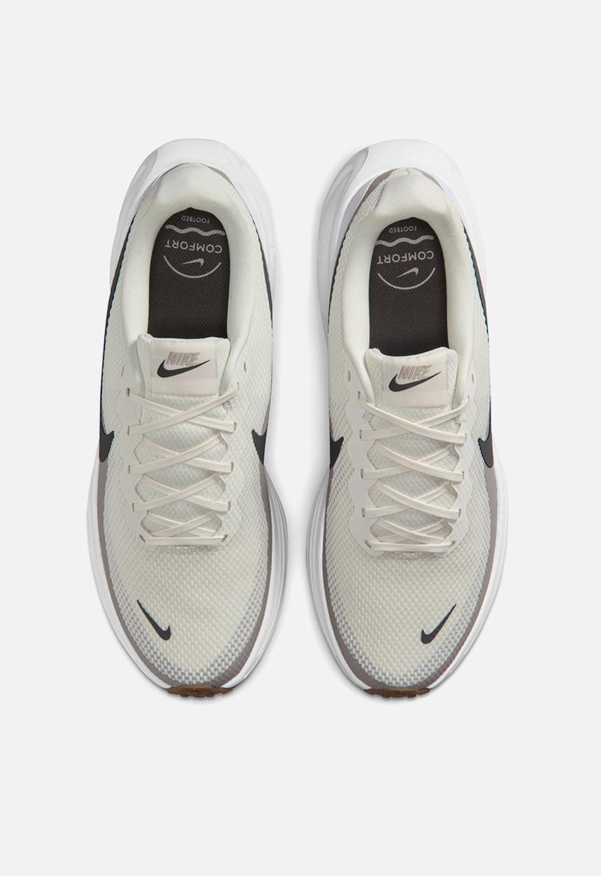 Nike - Revolution 8