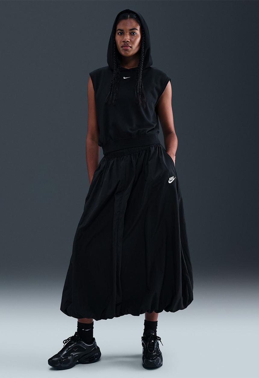 Nike - Nike Windrunner Skirt - Black