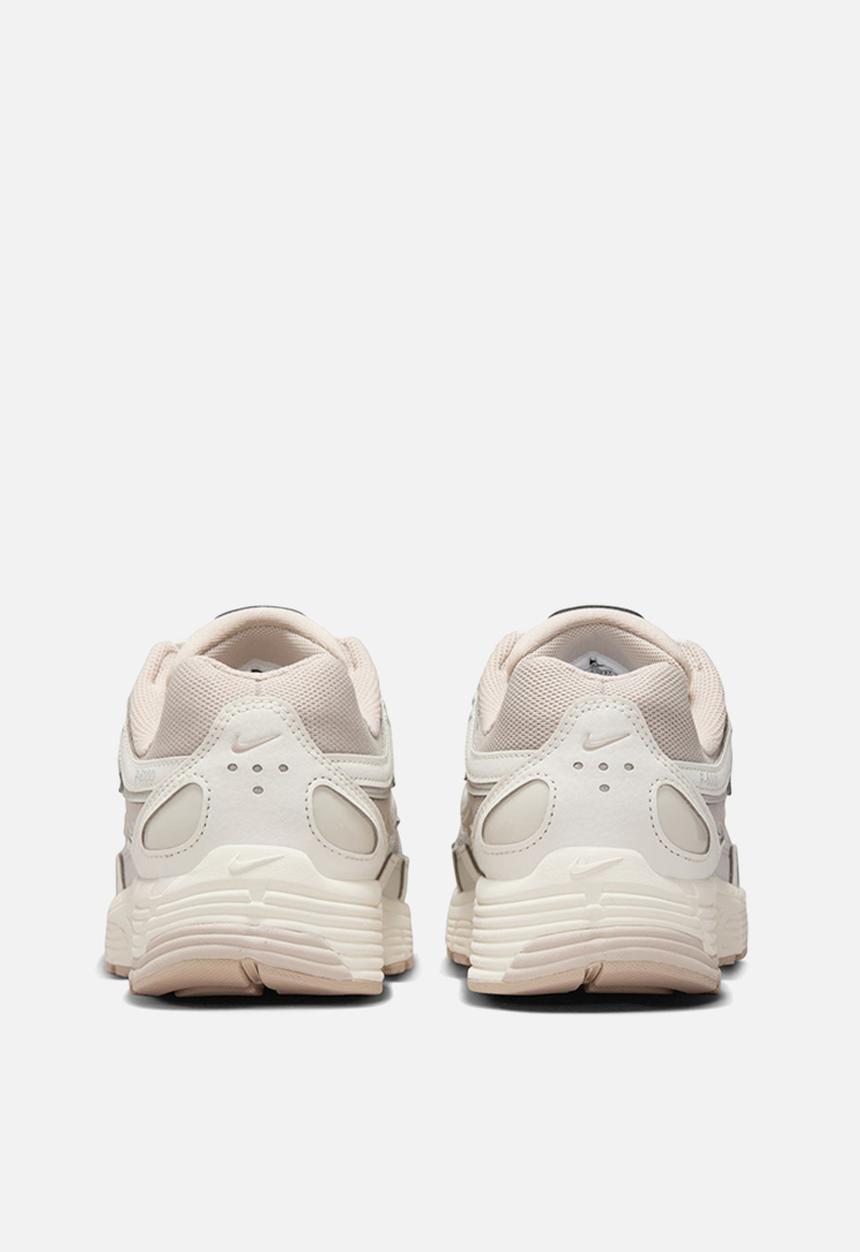 Nike - P-6000