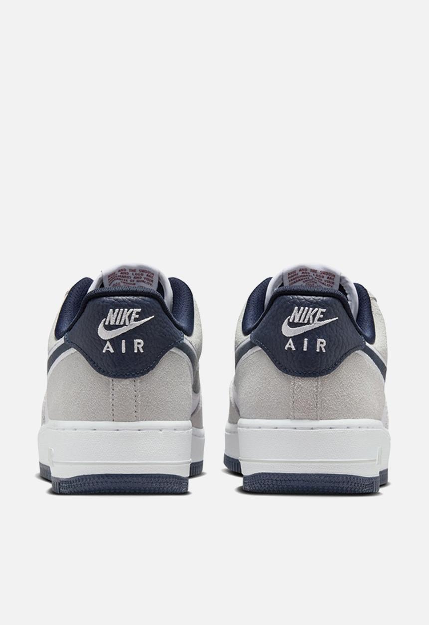Nike - AIR FORCE 1 '07 LV8