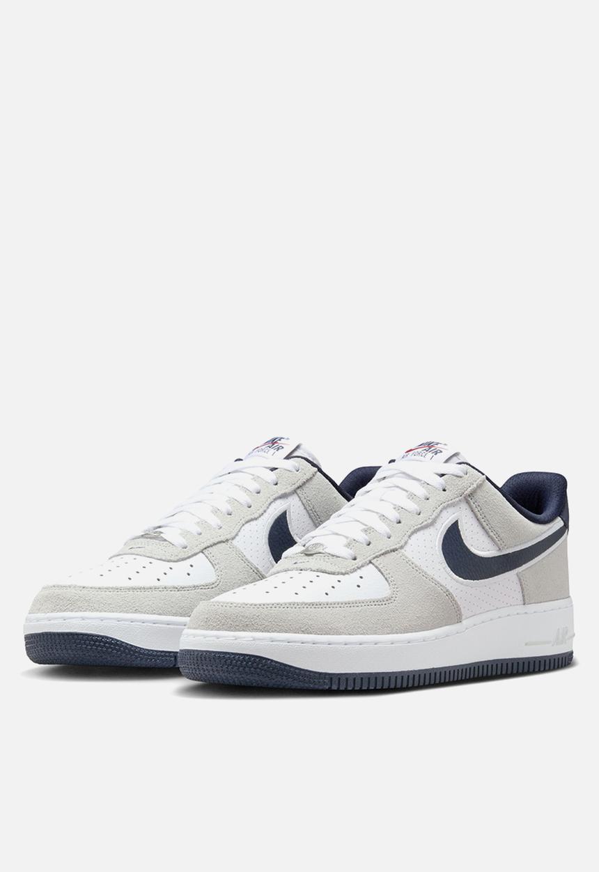 Nike - AIR FORCE 1 '07 LV8