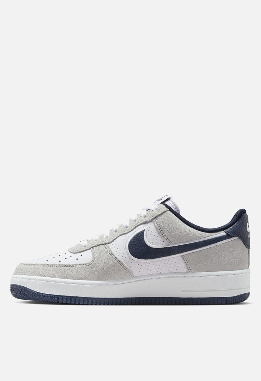 Nike - AIR FORCE 1 '07 LV8