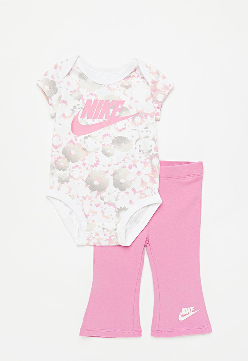 Nike - Nike bodysuit pant set - magic flamingo
