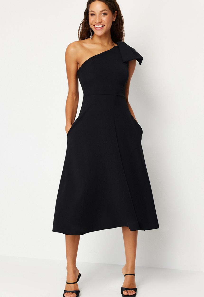 Trendyol - A-Line Bow Detailed Woven Evening Dress - Black