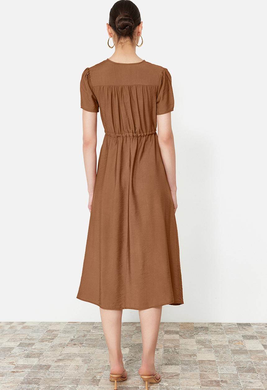 Trendyol - V-neck Midi Woven Dress with Opened Waist - Brown