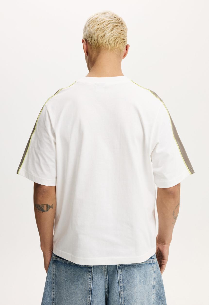 Cotton On - Cropped Fit Panel T-Shirt - Vintage White Contrast