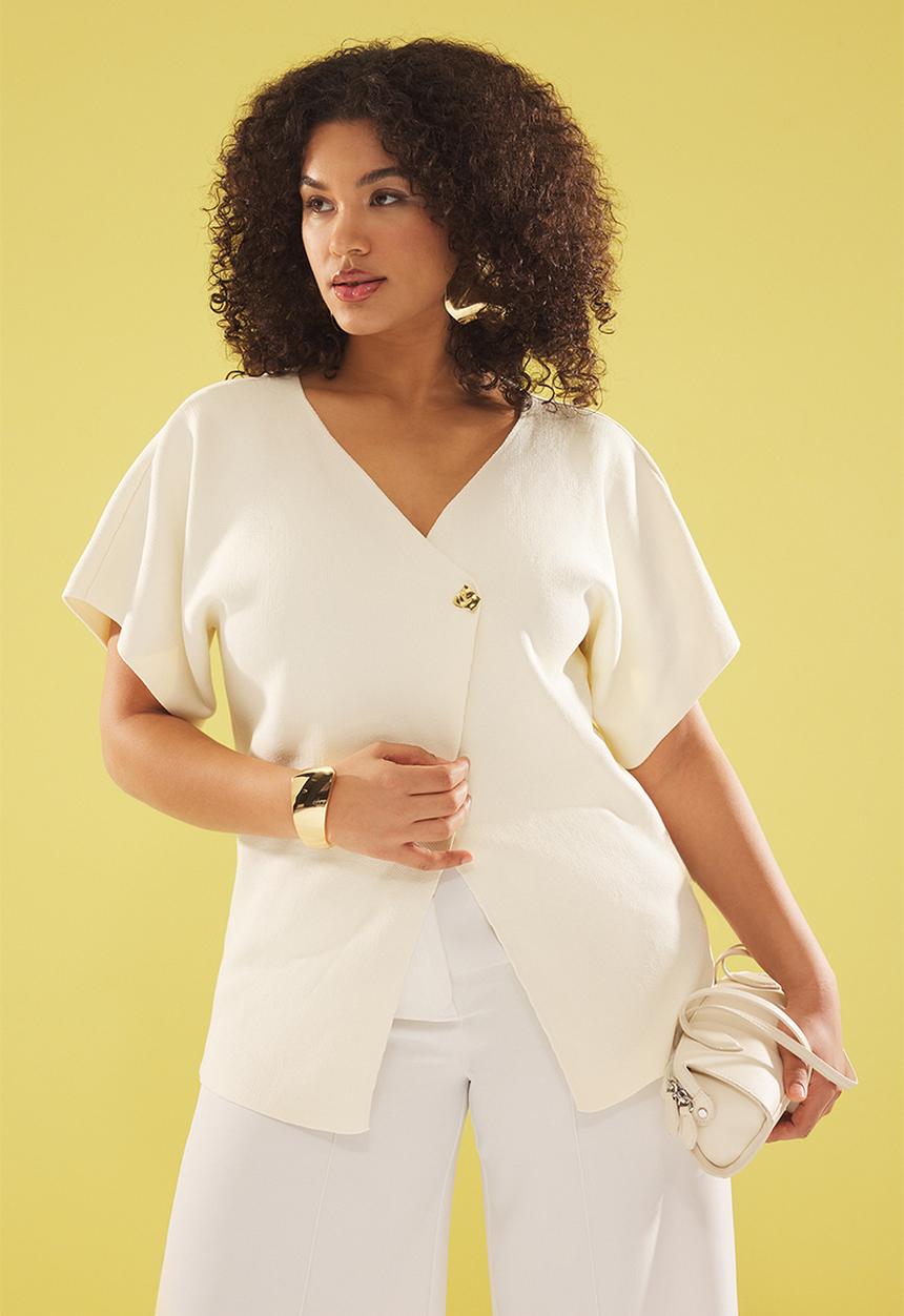 Trendyol - Buttoned asymmetric closure knitted blouse - ecru
