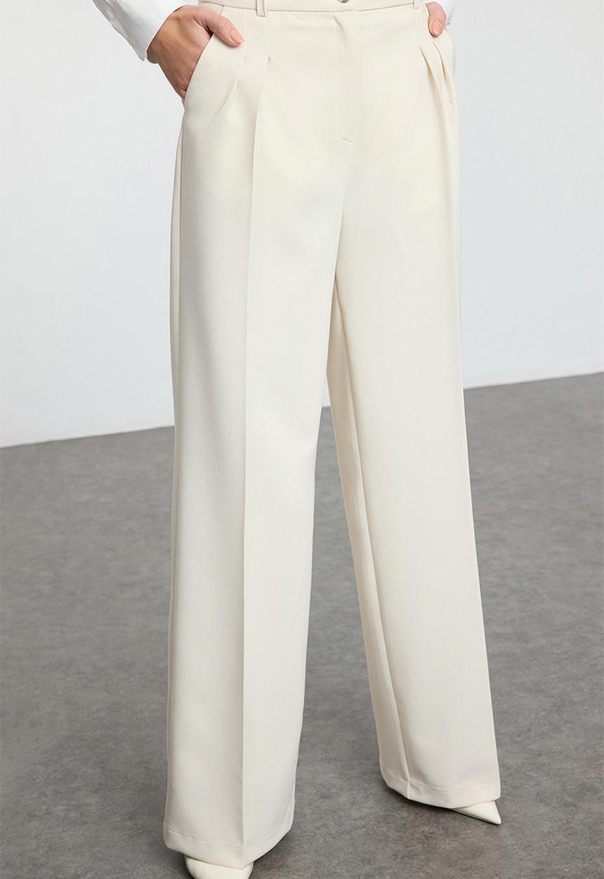 Trendyol - Pleated Wide Leg Woven Trousers - Ecru