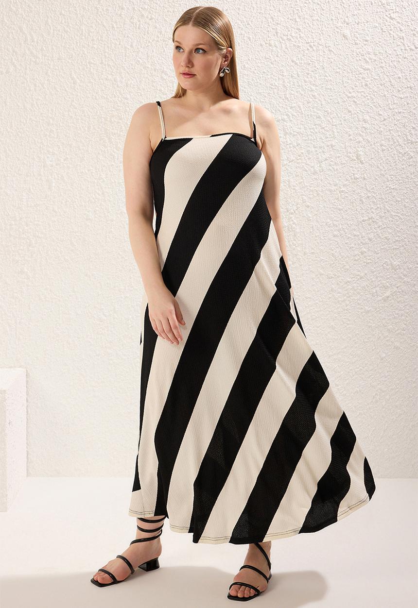 Trendyol - Crepe knitting plus size - black & white