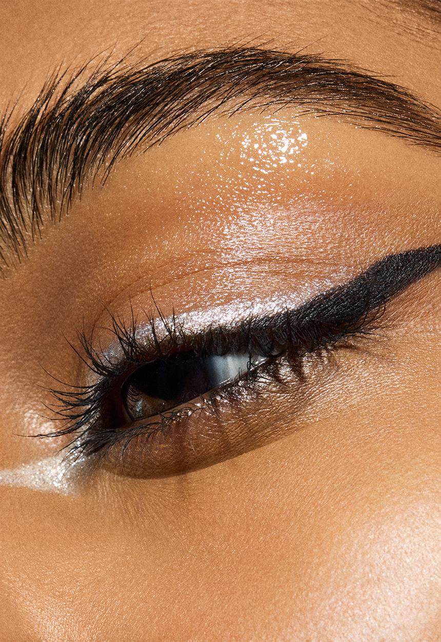 MAC - DAZZLE Metallic Single Eye Shadow Compact  - Discotheque