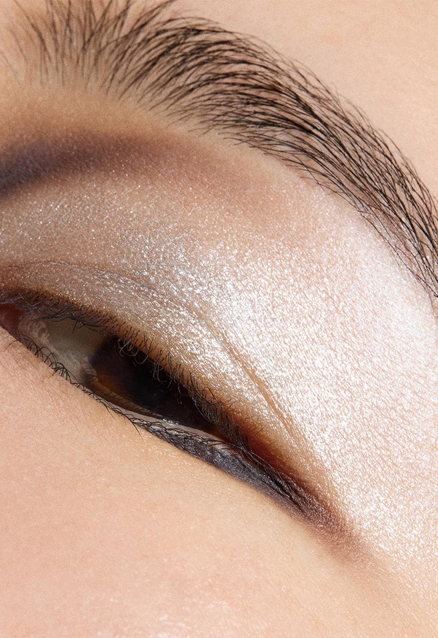 MAC - DAZZLE Metallic Single Eye Shadow Compact  - Discotheque