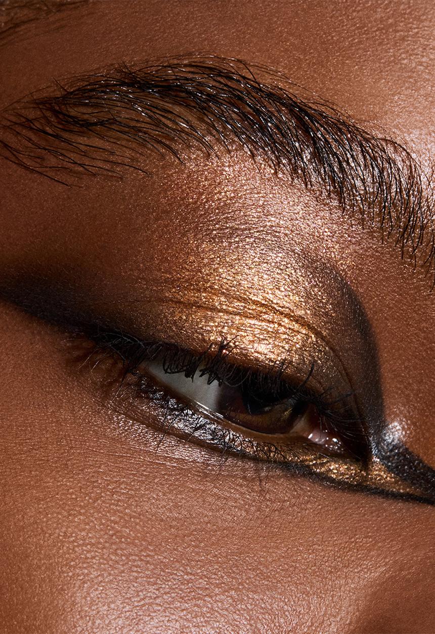 MAC - DAZZLE Metallic Single Eye Shadow Compact - Object D'Art