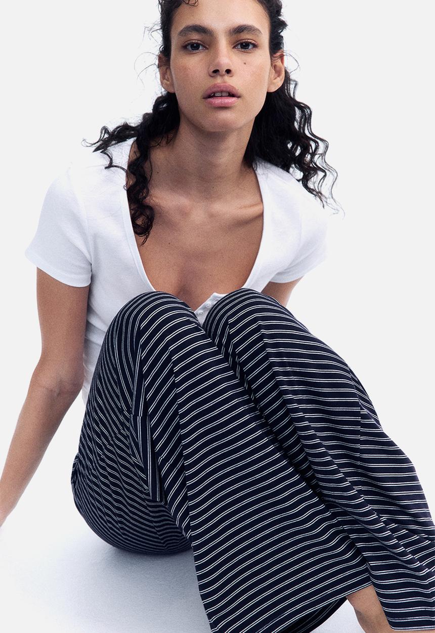 H&M - Straight drawstring trousers - navy blue/white striped