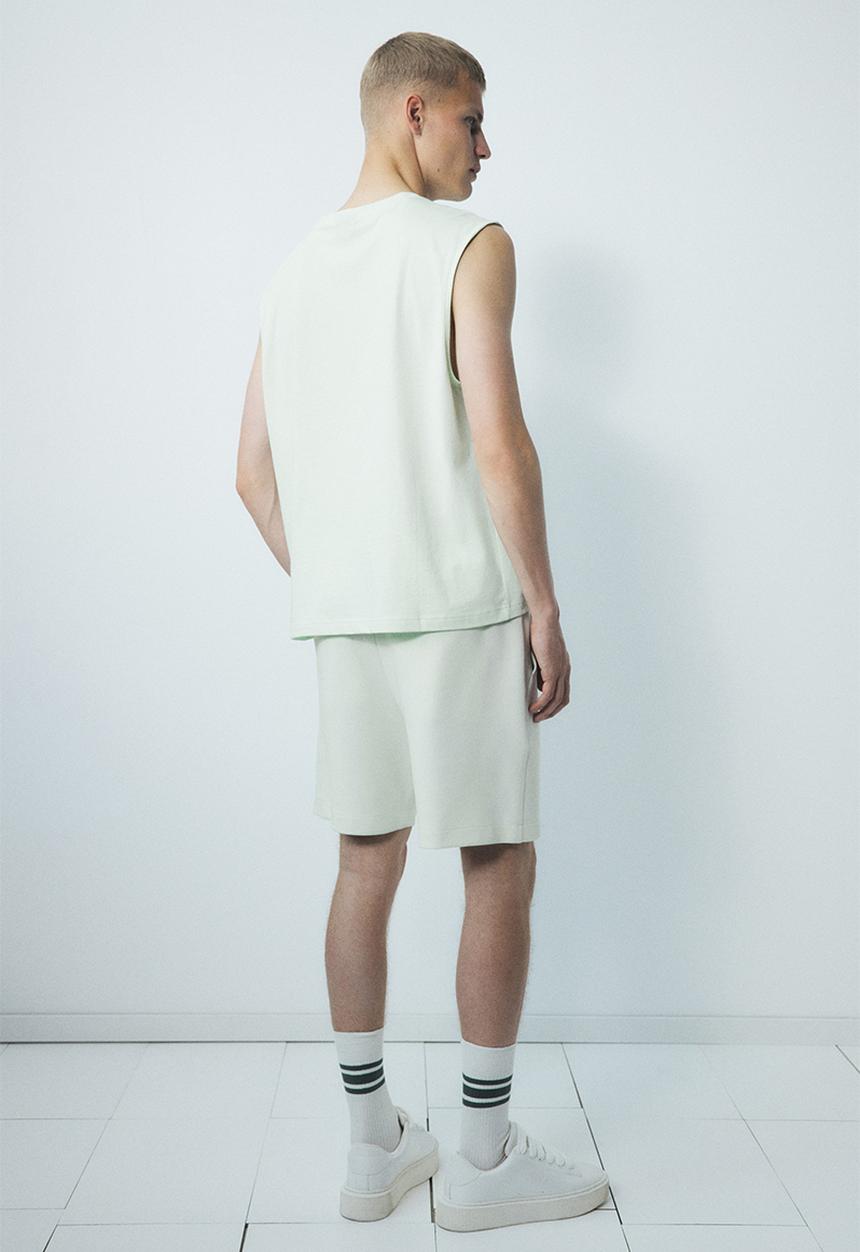H&M - Regular fit sweatshorts - pale green 