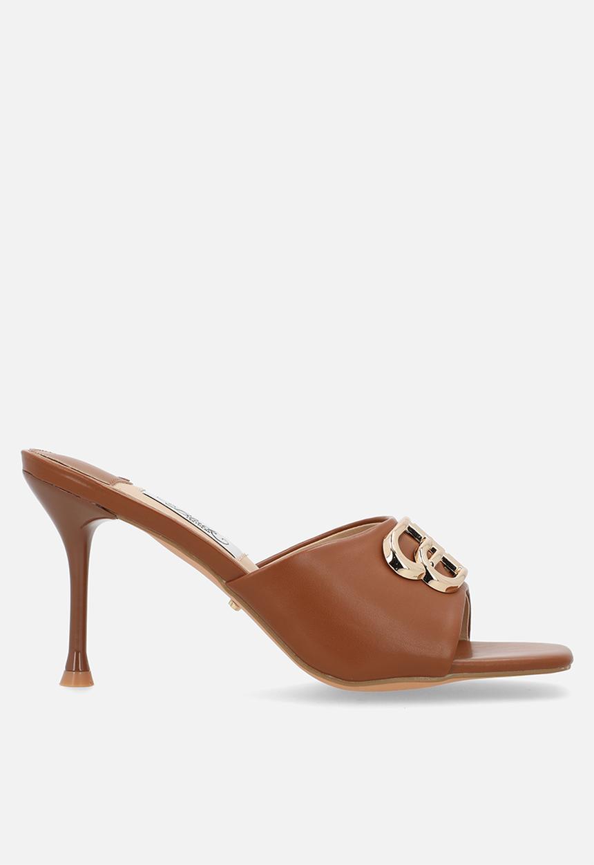 Miss Black - Chanel 3 mule heel - tan