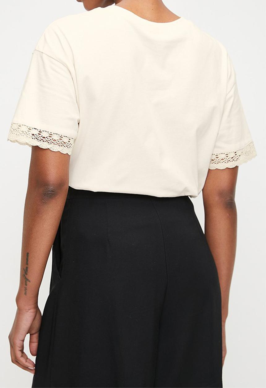 edit - Lace trim detail tee - milk