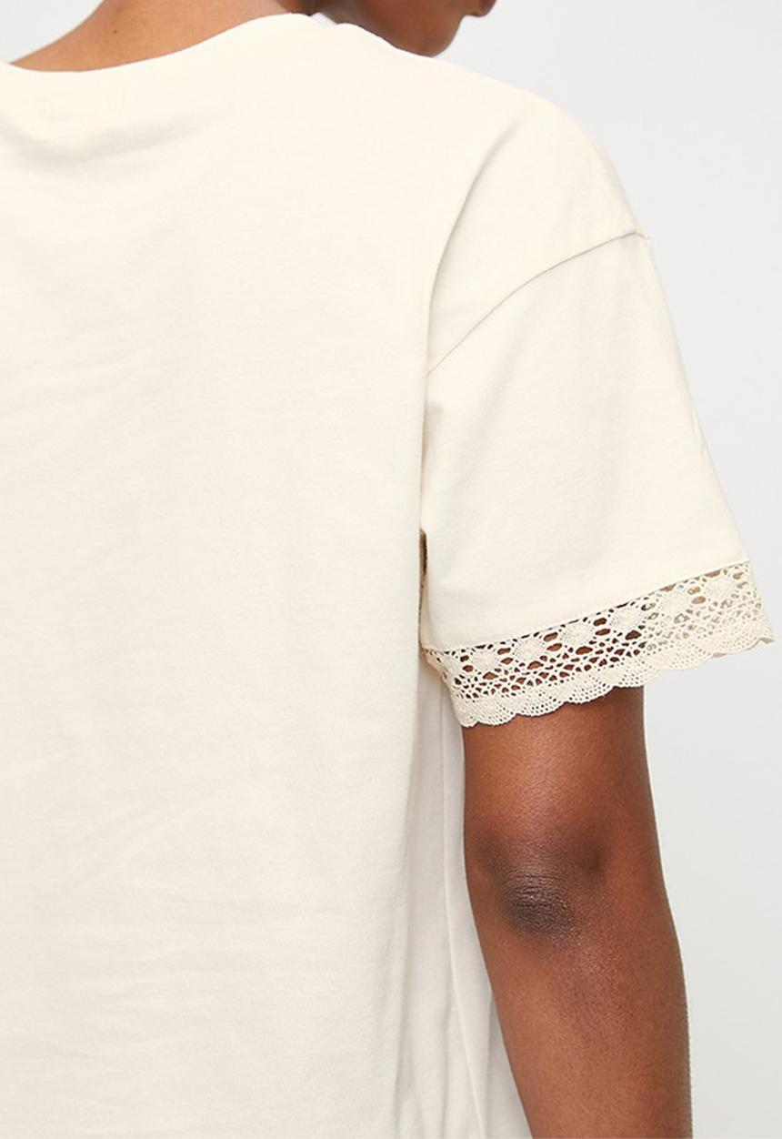 edit - Lace trim detail tee - milk