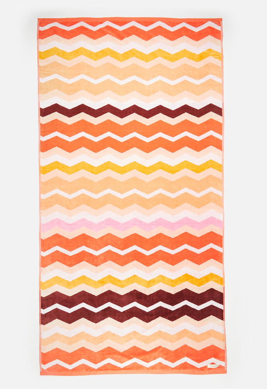 Linen House - Luxe Chevron Beach Towel - Coral 