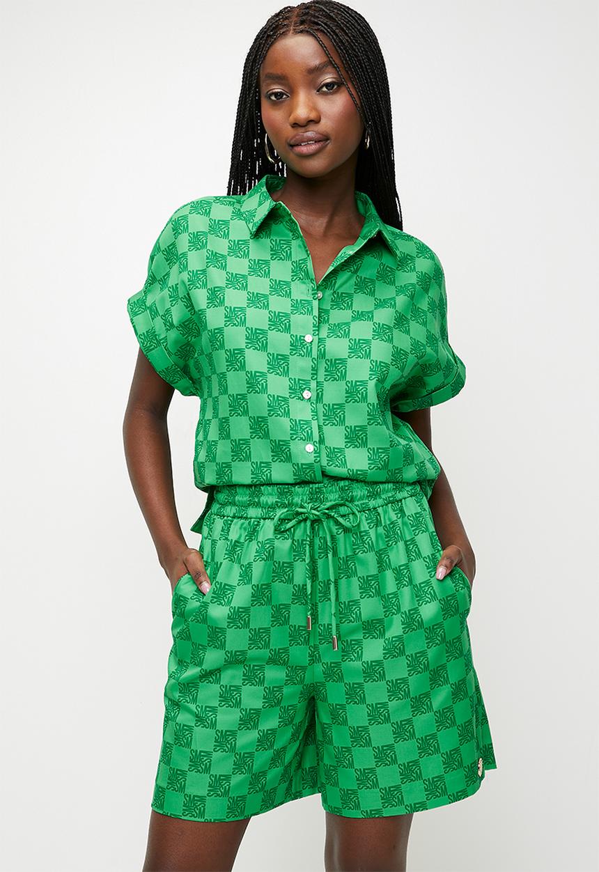 Steve Madden - Ladies Ayra Allover Printed Logo Shorts - Emerald