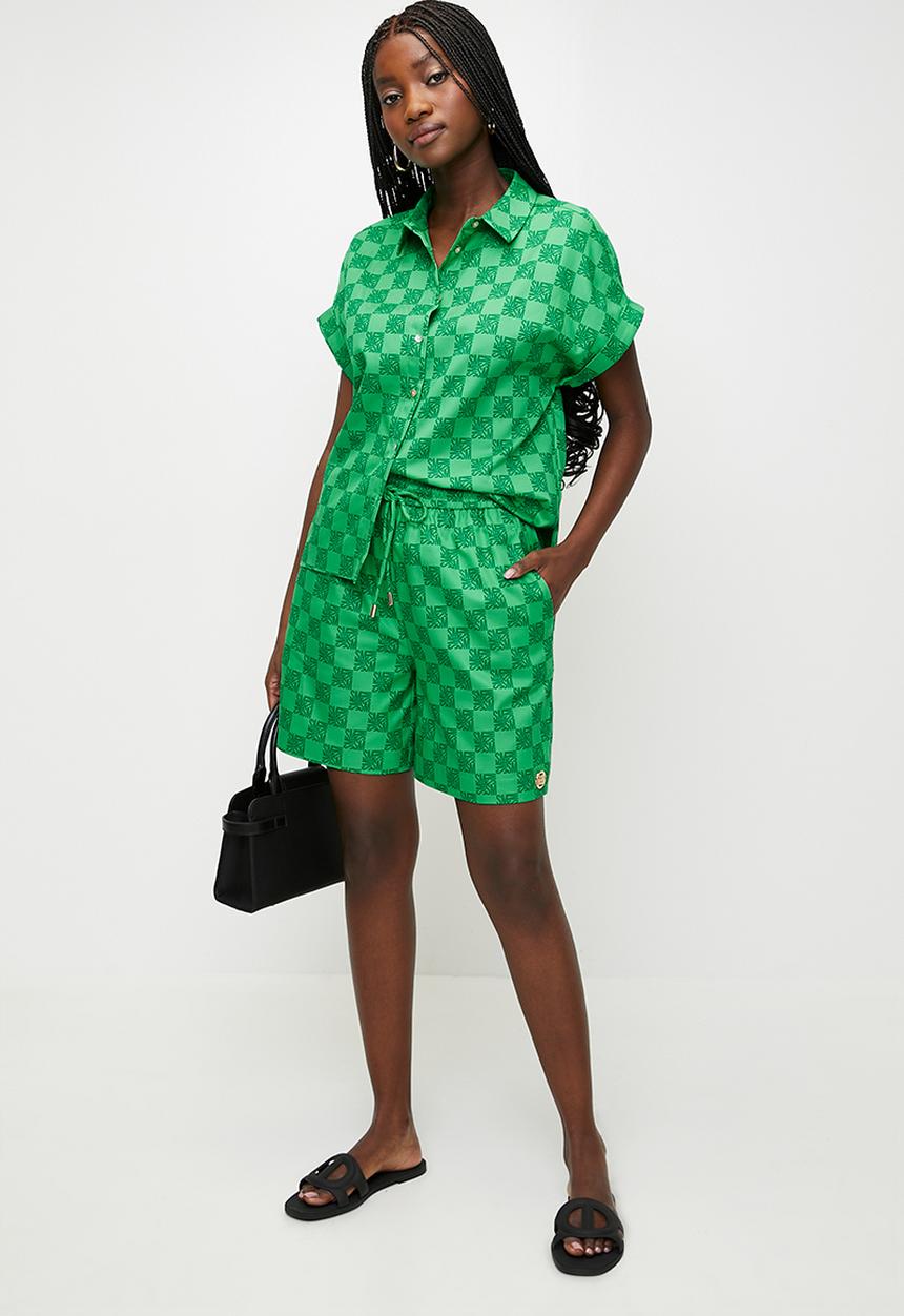 Steve Madden - Ladies Ayra Allover Printed Logo Shorts - Emerald
