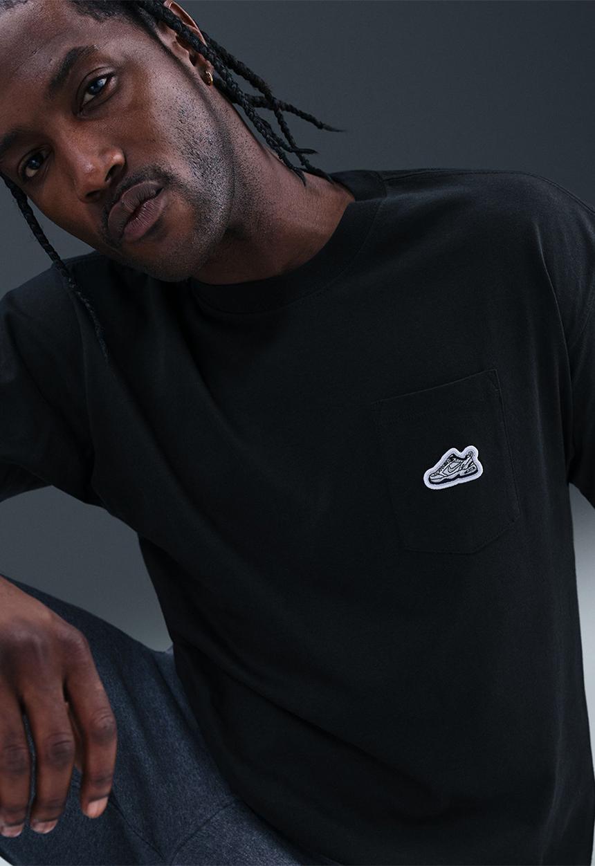 Nike - NSW  Monarch Patch T-Shirt  - Black