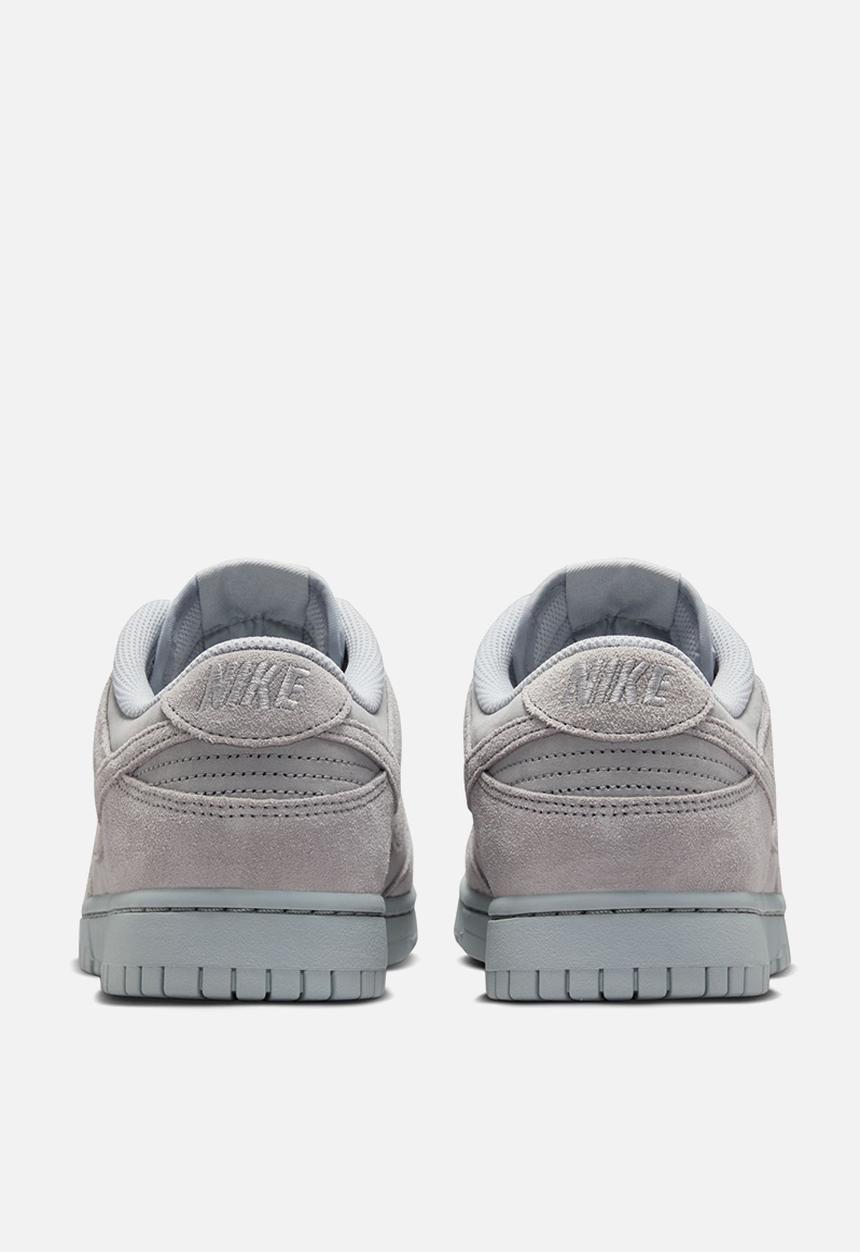Nike - Dunk Low Retro SE