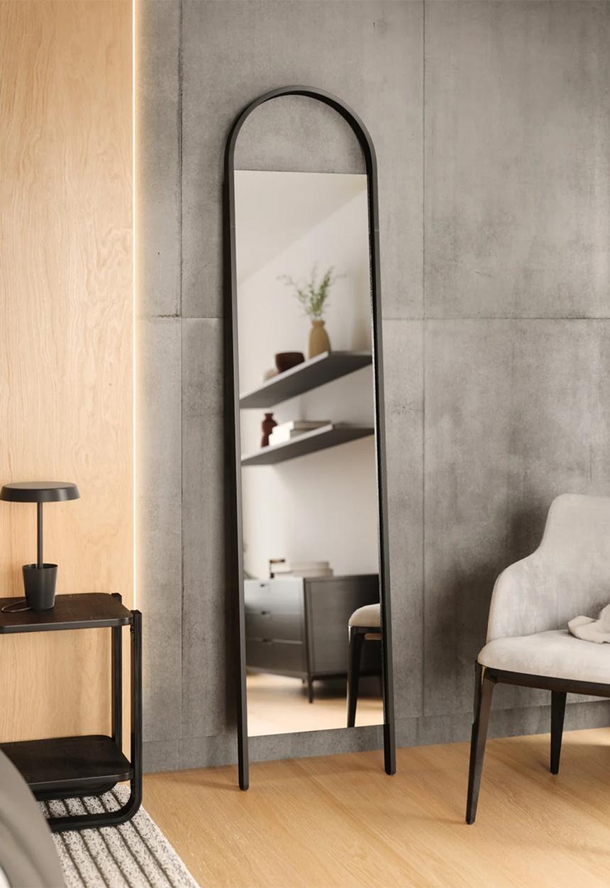 Umbra - Bellwood leaning mirror - black