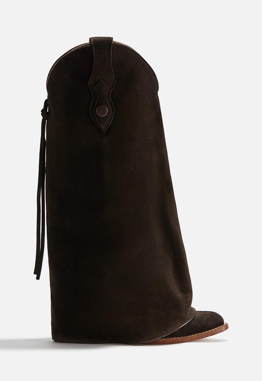 H&M - Lorena Saravia H&M: Western-inspired suede boots - brown