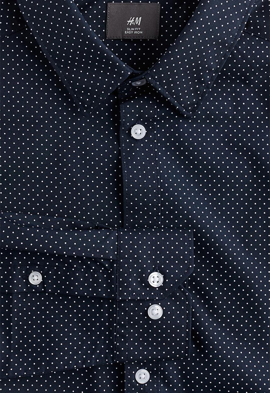 H&M - Slim fit easy-iron shirt - navy blue spotted 