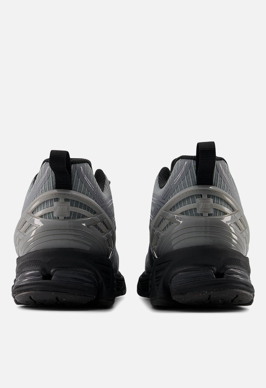 New Balance  - U1906R v1